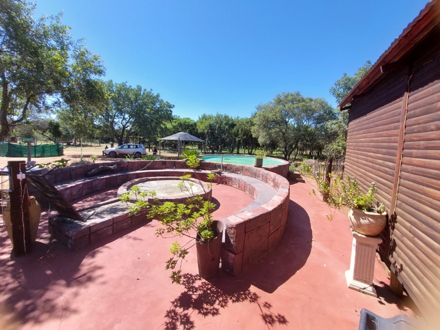 6 Bedroom Property for Sale in Zoutpansdrift North West